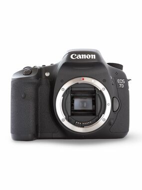 Canon EOS 7D DSLR Camera Bundle